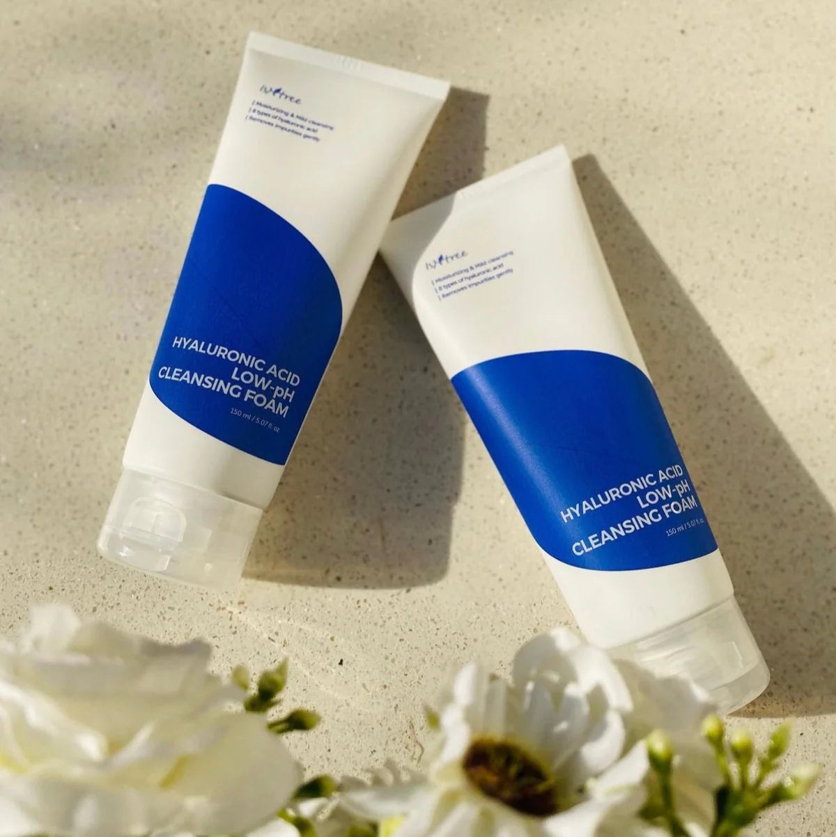 Isntree Hyaluronic Acid Low-pH Cleansing Foam